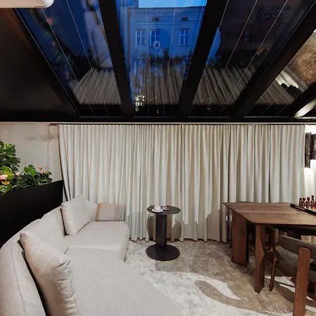 Hotel apartamentowy Nomadic Urban Premium