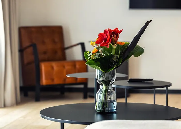 Nomadic Urban Premium