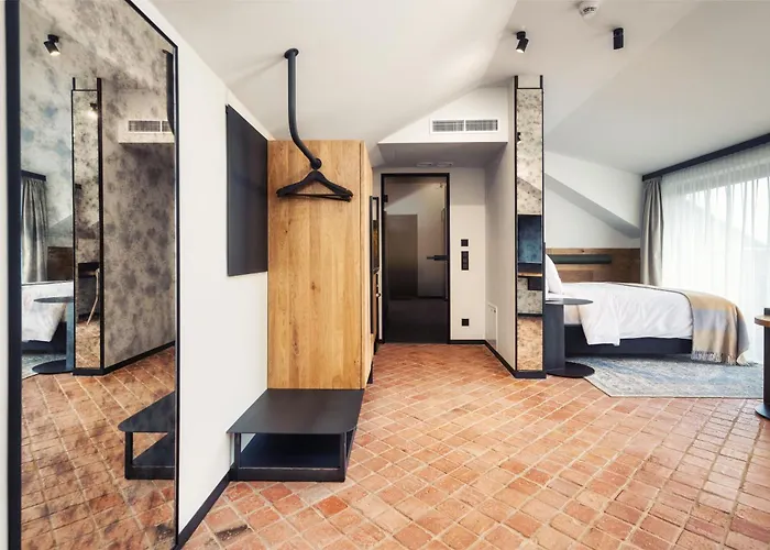 Nomadic Urban Premium