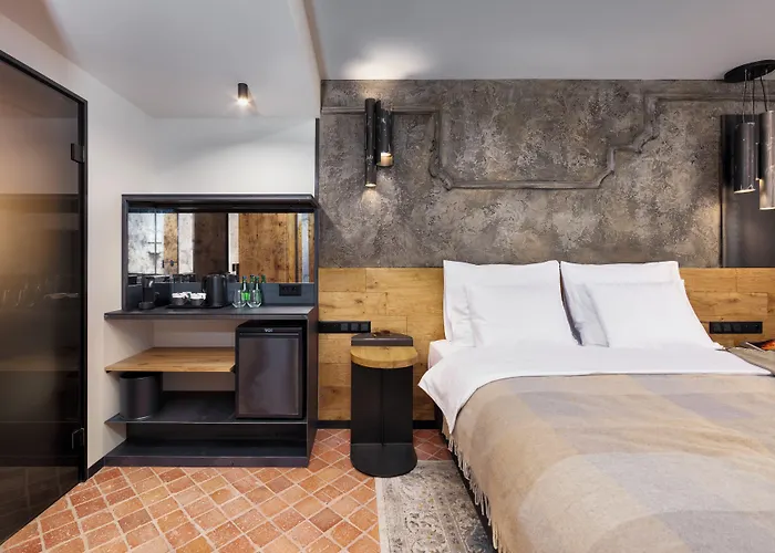 Nomadic Urban Premium