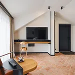 Aparthotel Nomadic Urban Premium 4*