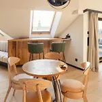 Nomadic Urban Premium 4*