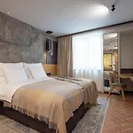 Nomadic Urban Premium 4*
