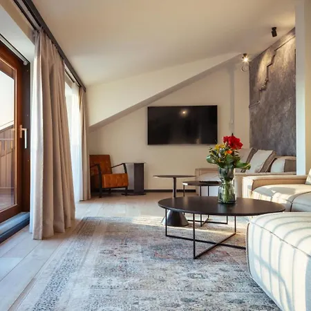 Nomadic Urban Premium 4* Krakau