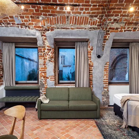 Nomadic Urban Premium