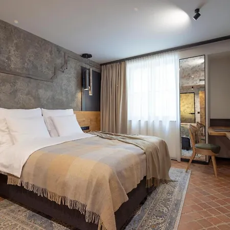 Nomadic Urban Premium 4*