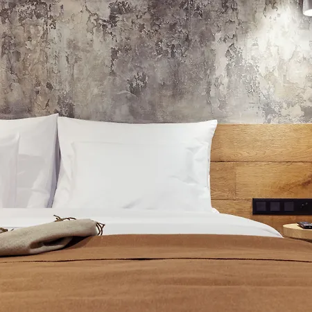 Nomadic Urban Premium