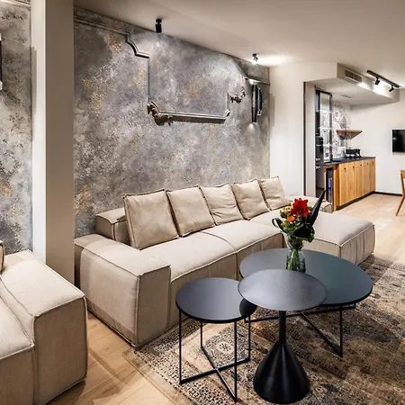 Nomadic Urban Premium 4*